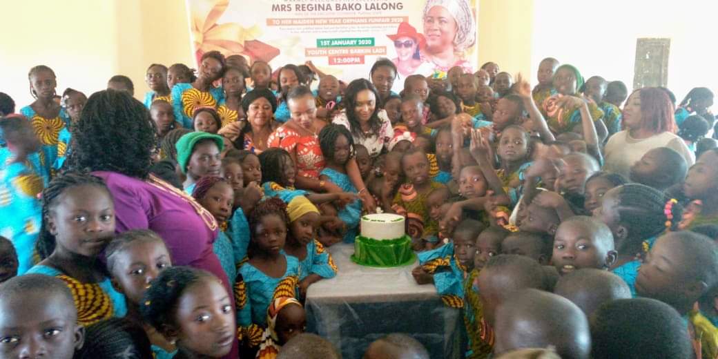 Mrs Ruth Mandyau, Wife of B/Ladi Council Boss Feeds 500 Orphans at New Year Funfair She Organized for Less Privileged