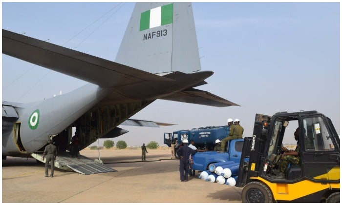 COVID-19: Nigerian Air Force Distributes Oxygen to Isolation Centres