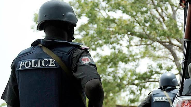 A Drunken Police sergeant kills inspector in Lagos.