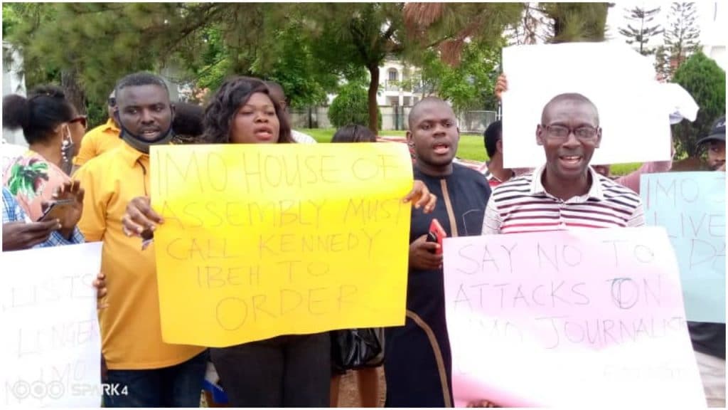 Protesters hits Anambra govt house over crisis in state