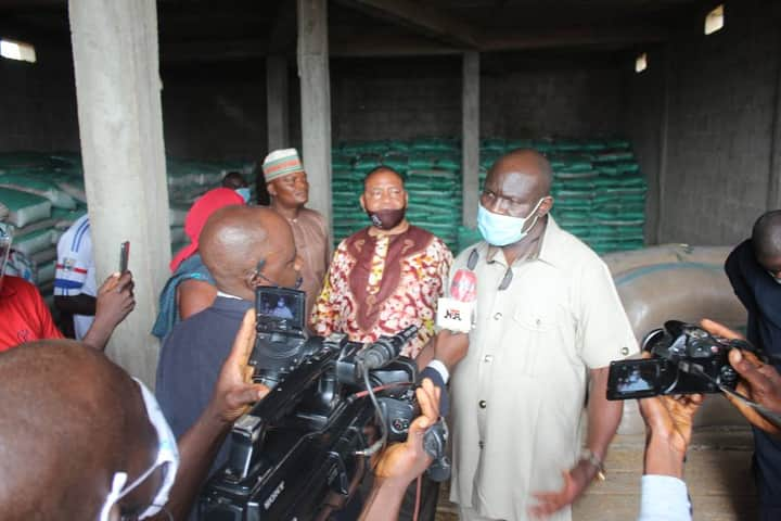 HON KOMSOL DISTRIBUTES FREE FERTILIZER AND SALLAH RAMS TO CONSTITUENTS