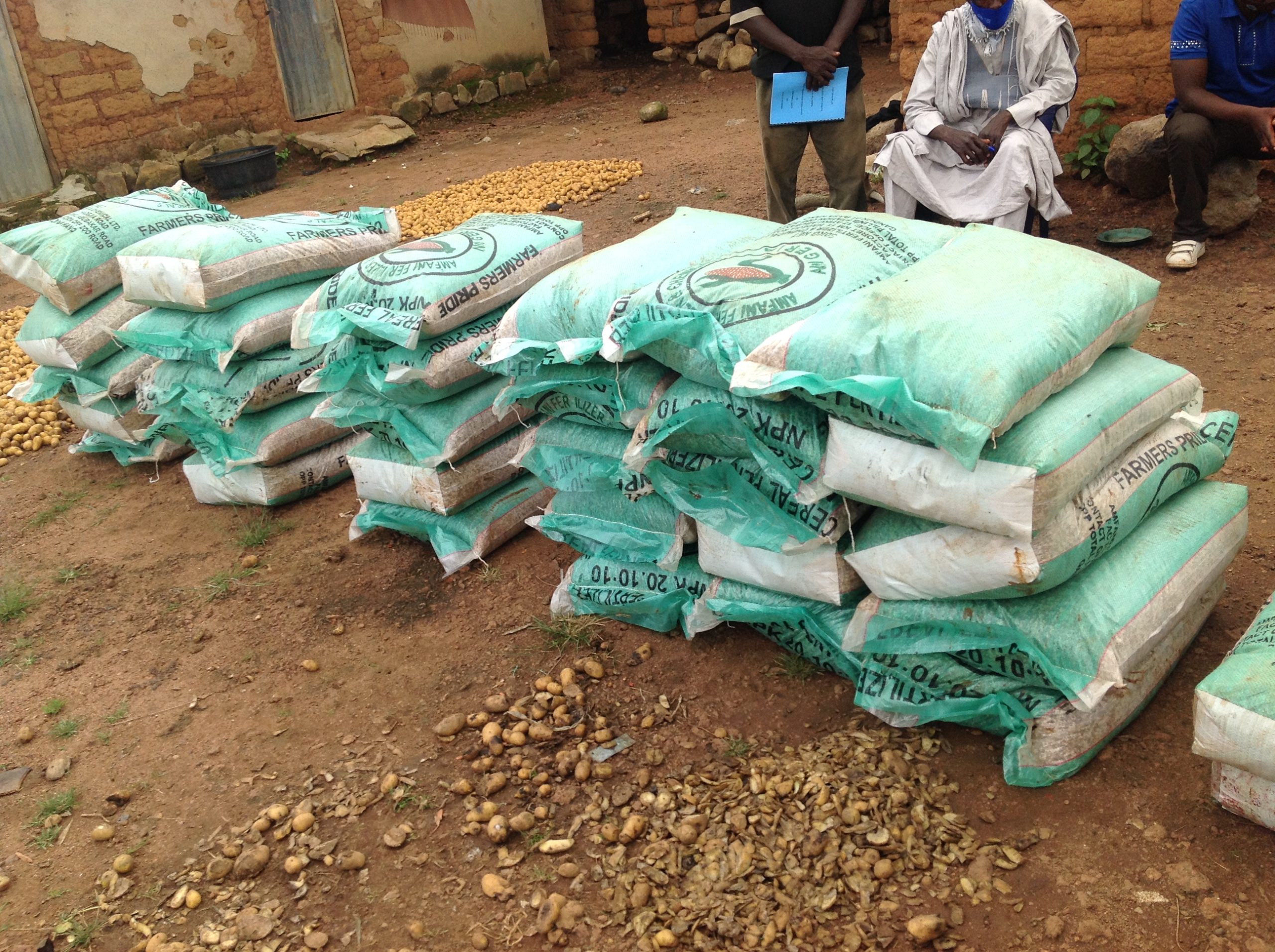 Beautiful Gate Centre Jos Donate Fertilizers to Displaced Widows in Daffo, Bokkos LGA