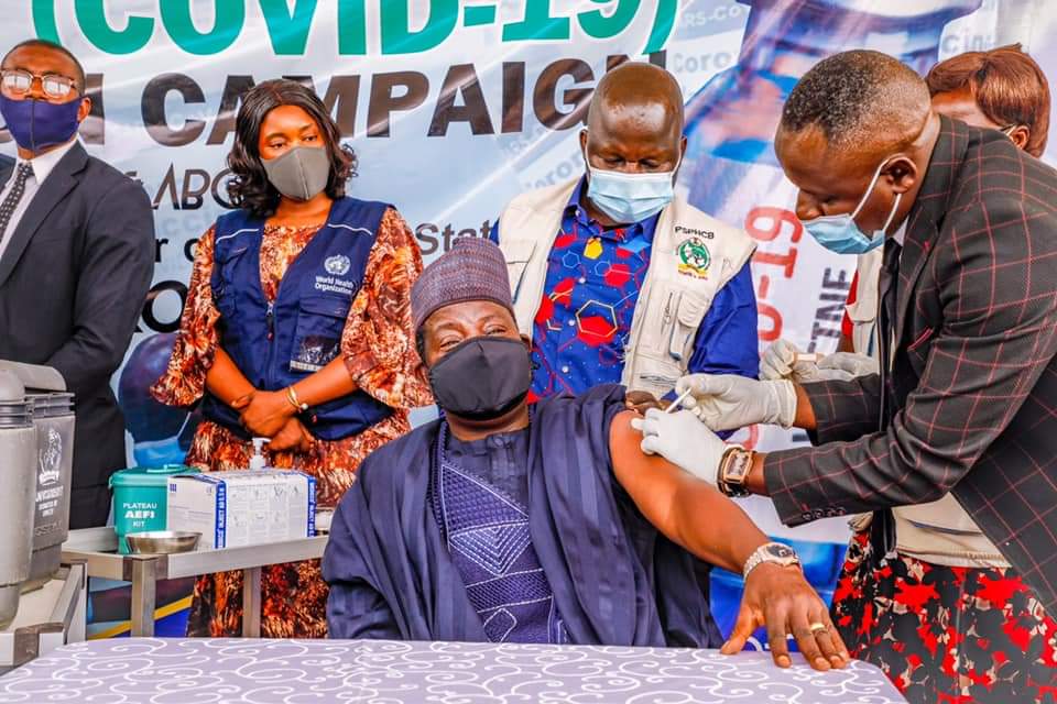 Gov Lalong , deputy, others receive COVID-19 vaccine
