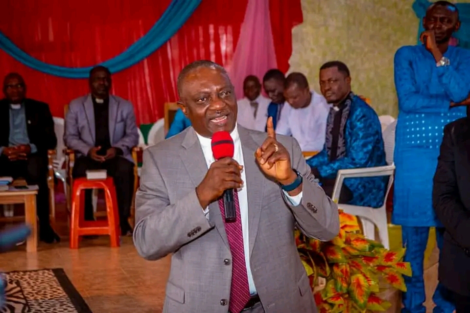 Plateau LP Governorship Candidate Patrick Dakum attends Reunion and fund raising service at COCIN Church Bar, Gyel Bukuru, charged members to worship God with their resources