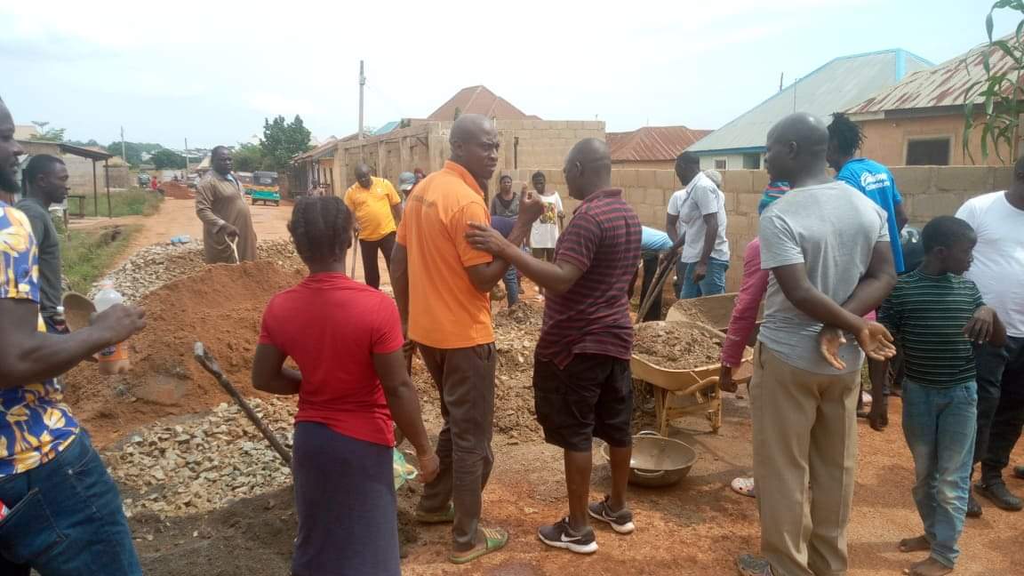 Fast Growing Community in Jos, Diye Dahwol Zarmaganda Rehabilitates Road, Seeks Government Intervention