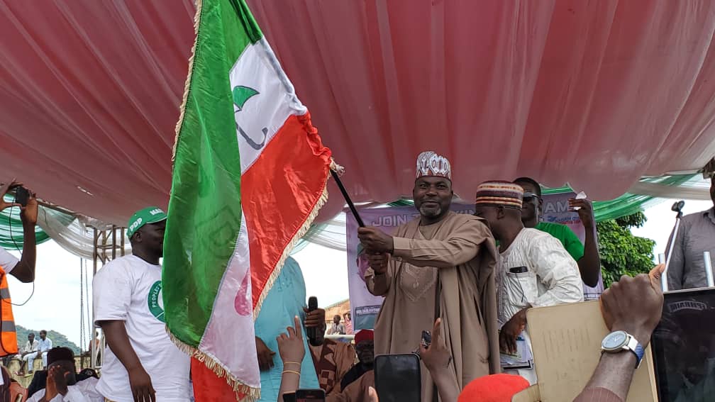 Breaking: PDP Finally Receives APC Defectors in Plateau State