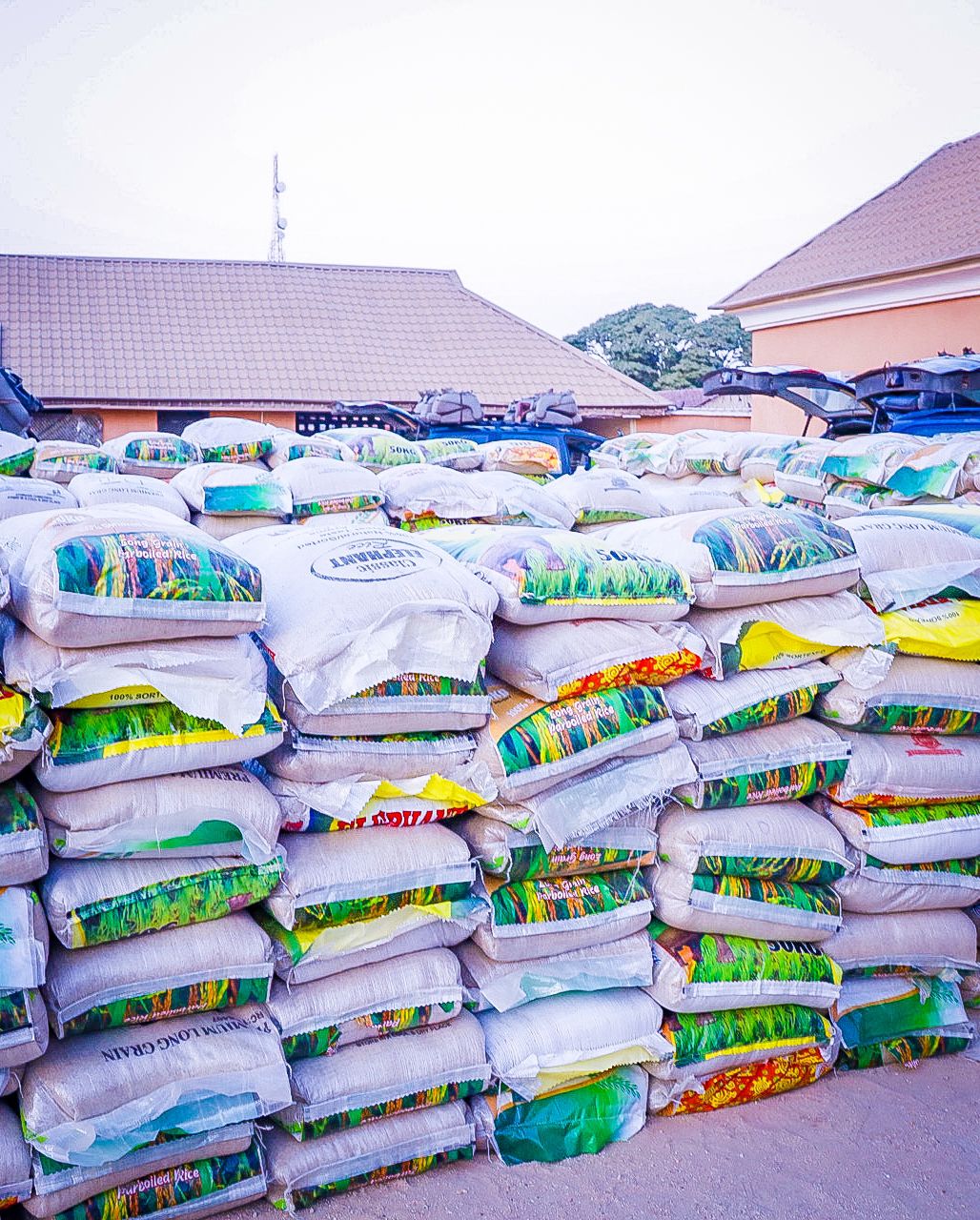 Sen. Lalong Kickstart Sharing of Items to Constituents for Christmas and New Year