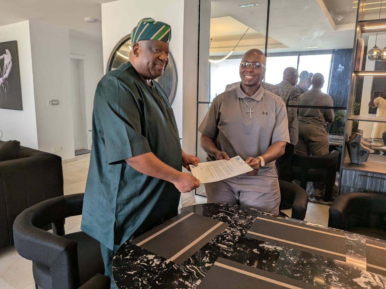 Mutfwang Wins Silverbird Governor of the Year 2025 for Outstanding and Impactful Leadership