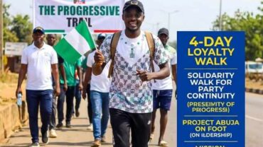 received_1439695320422539