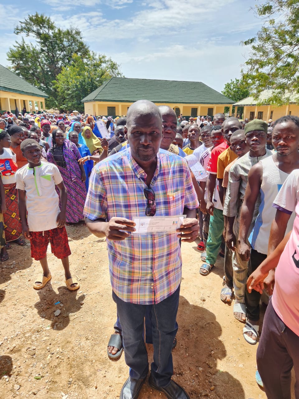 APC PRIMARIES: PLATEAU RENEWED HOPE COORDINATOR, ERNEST DA’A, CASTS VOTE IN QUA’AN PAN APC PRIMARIES: PLATEAU RENEWED HOPE COORDINATOR, ERNEST DA’A, CASTS VOTE IN QUA’AN PAN