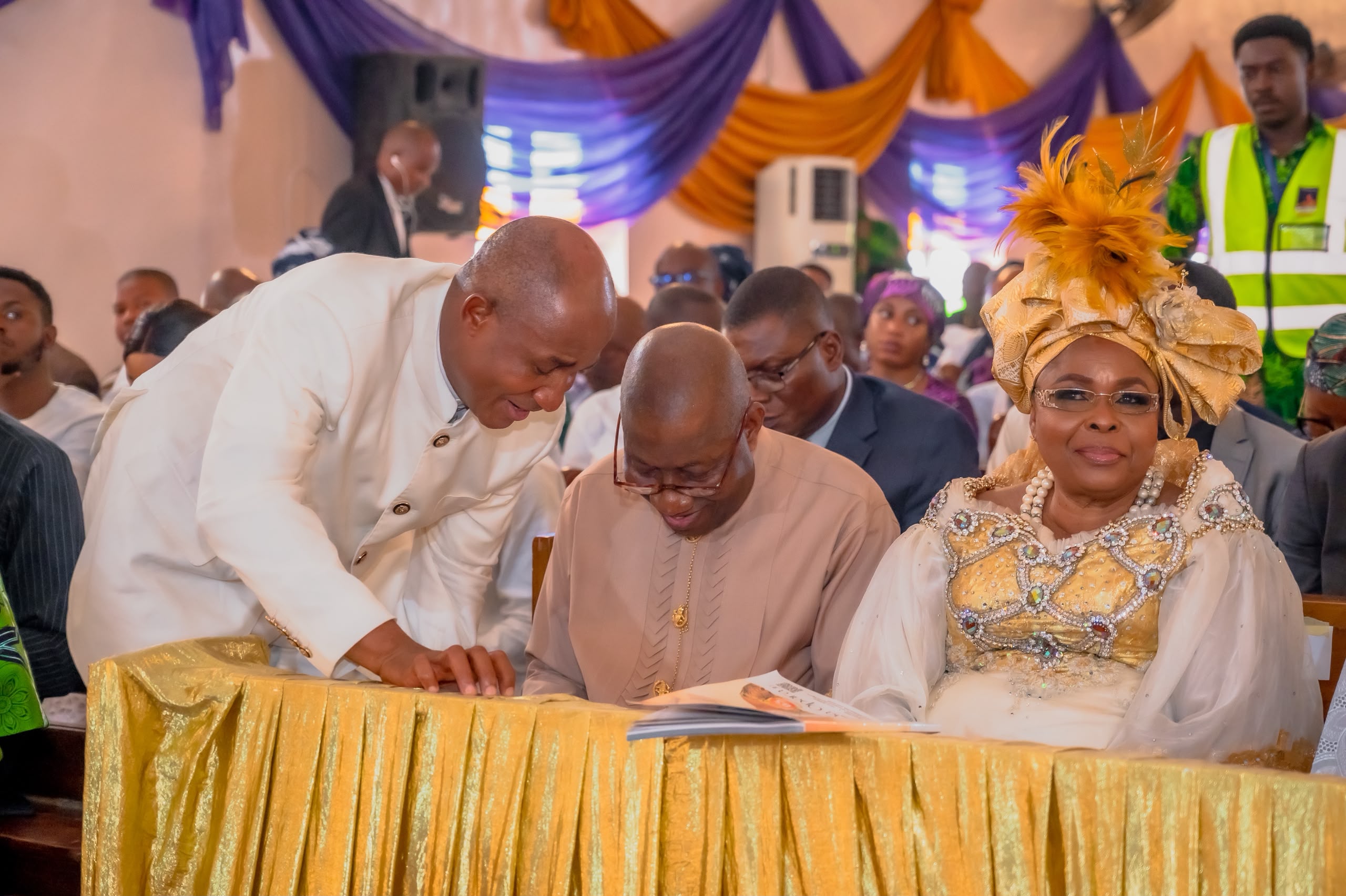 Former President Jonathan, Wife, Governors and Other Dignitaries Pay Last Respects to Late Chief Christiana OparaIn Umuopara Nguru Former President Jonathan, Wife, Governors and Other Dignitaries Pay Last Respects to Late Chief Christiana OparaIn Umuopara Nguru